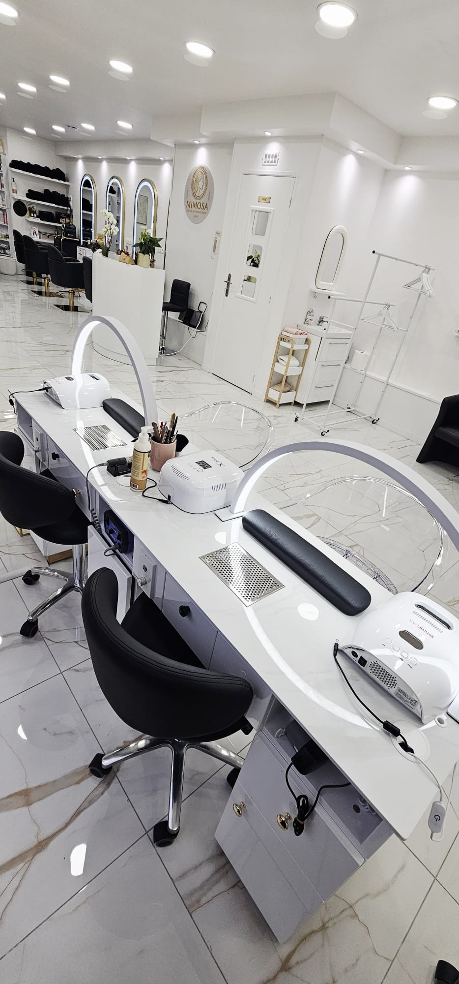 Intérieur du salon MIMOSA à Châtillon